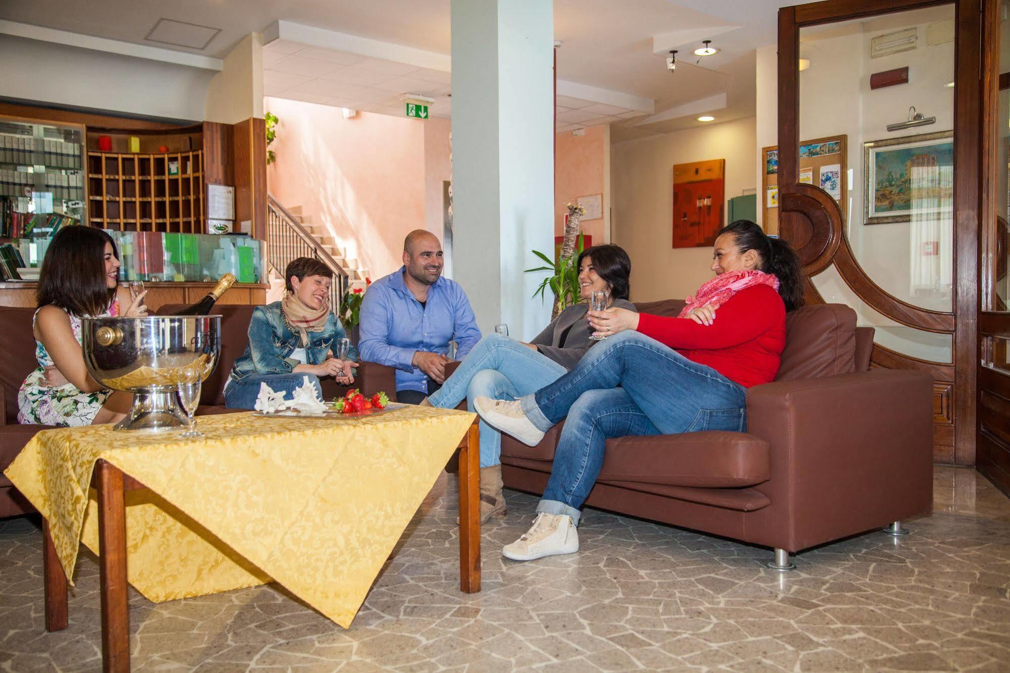 Hotel Park E Mobil Home Соттомаріна Екстер'єр фото